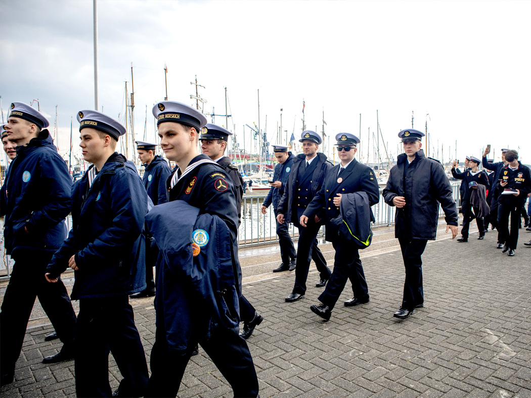 Bemanning aan vaste wal in Delfzijl