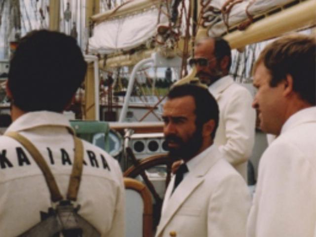 De bemanning van de 'Kaliakra' bij aankomst in de haven van Delfzijl