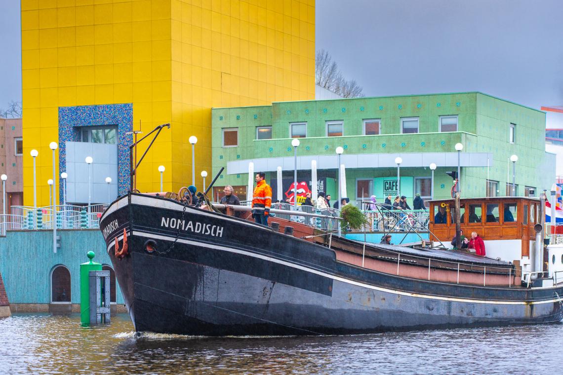 Het schip de Nomadisch in Groningen